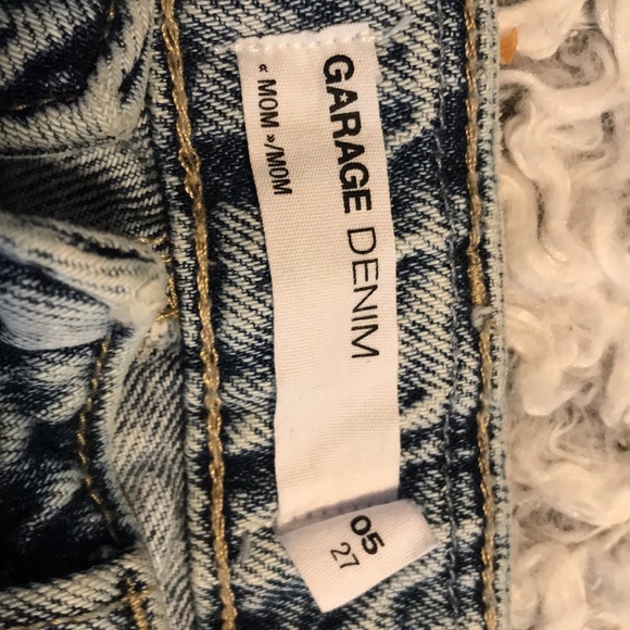 Awesome holeeee jeanzzz - Picture 2 of 2